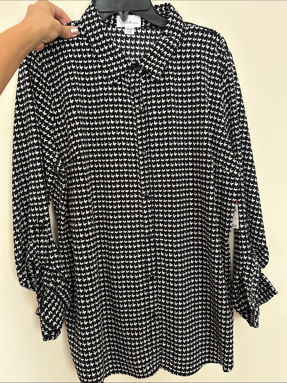 Jaclyn Smith Black and White Houndstooth Long Sleeve Button-Front Women's Top
